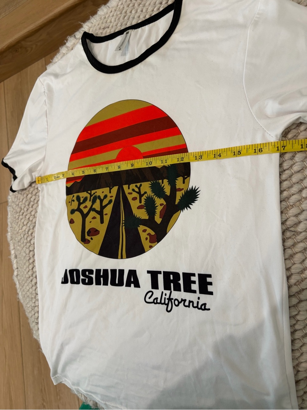 Joshua Tree Ringer Tee Size Small - Picture 2 of 9